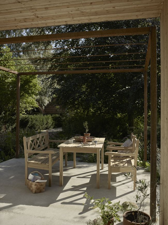 Skagen Gartenbank und Tisch Set aus Holz für den Außenbereich, ideal für Terrasse.