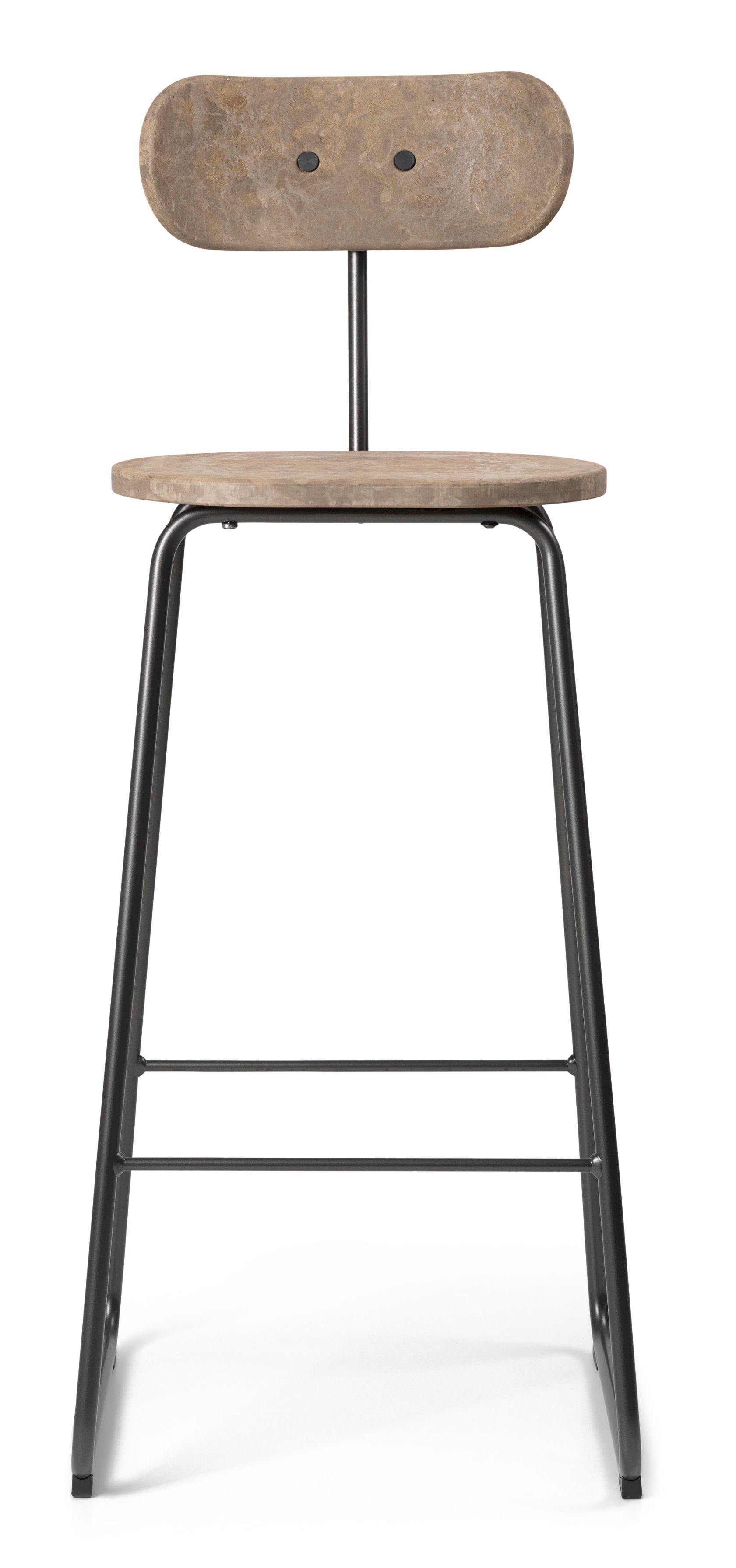 Earth Stool Barhocker mit Rückenlehne aus recyceltem Kunststoff und schwarzem Metallgestell, Frontansicht.