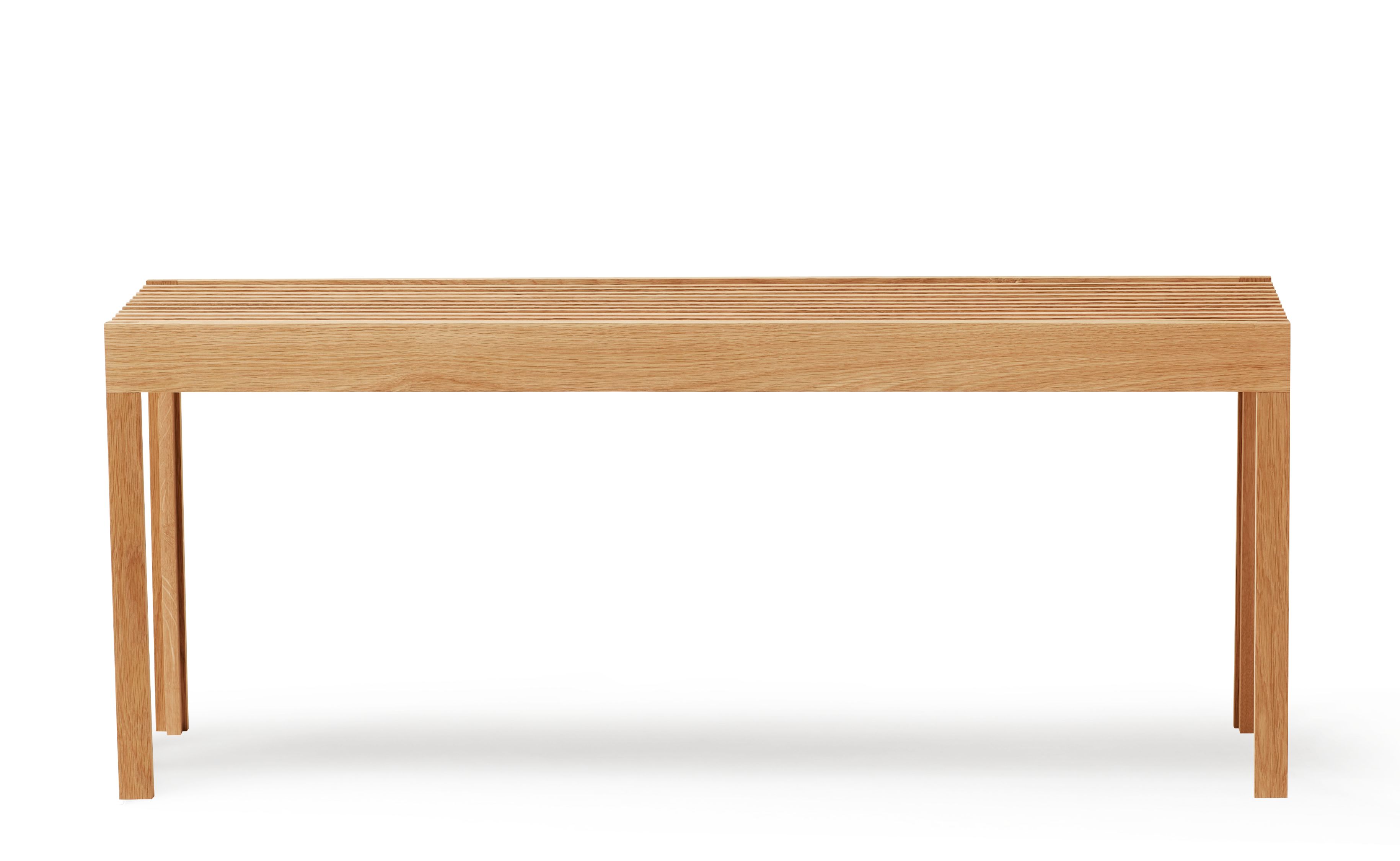 Leichte Eichenbank, geölt, mit Lattenrost-Sitzfläche und minimalistischem Design für Esszimmer und Wohnbereich.