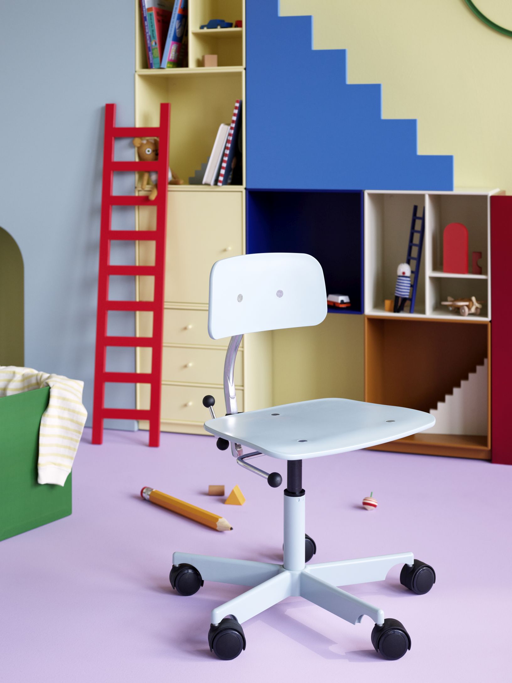 Kevi Kids Drehstuhl in Flint Montana, ergonomischer Kinderstuhl für das Kinderzimmer.