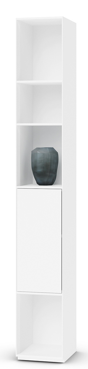 Weißes Nex Pur Regal mit Tür, Fachböden und grauer Vase. Modernes Regalsystem für Wohnzimmer.