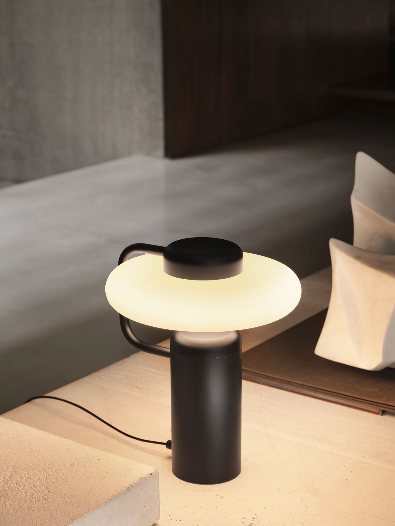 Tratto Tischleuchte schwarz Kdln