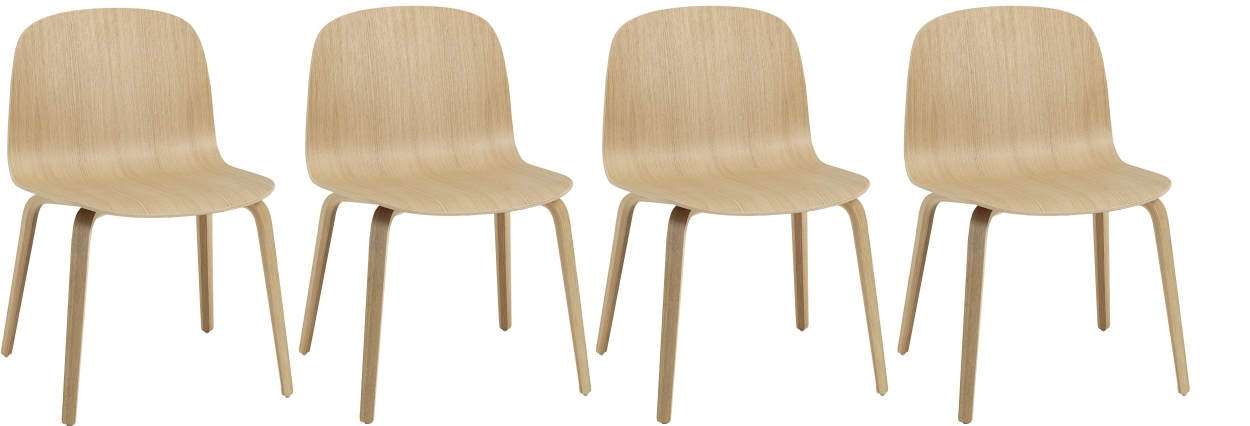 Vier helle Holzstühle des Modells Visu Chair Wood Base von Muuto im Set.