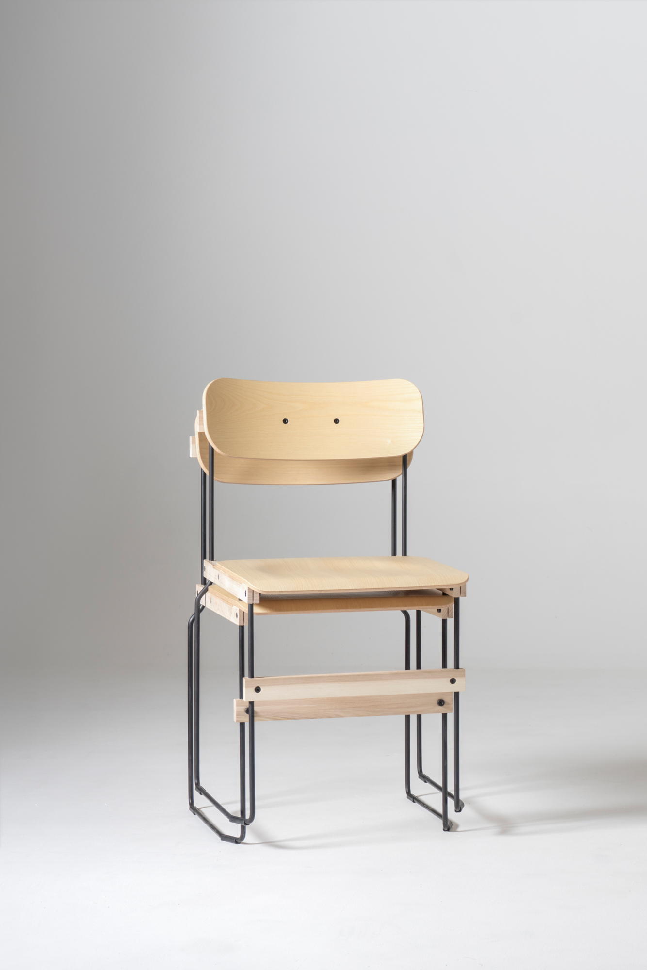 Bruto Stuhl ohne Armlehne Nils Holger Moormann