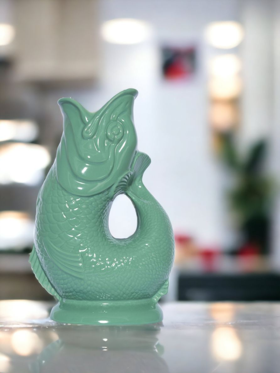 Gluckigluck Karaffe in Sea Green XL: Keramik Wasserkaraffe in Fischform, dekorative Vase.