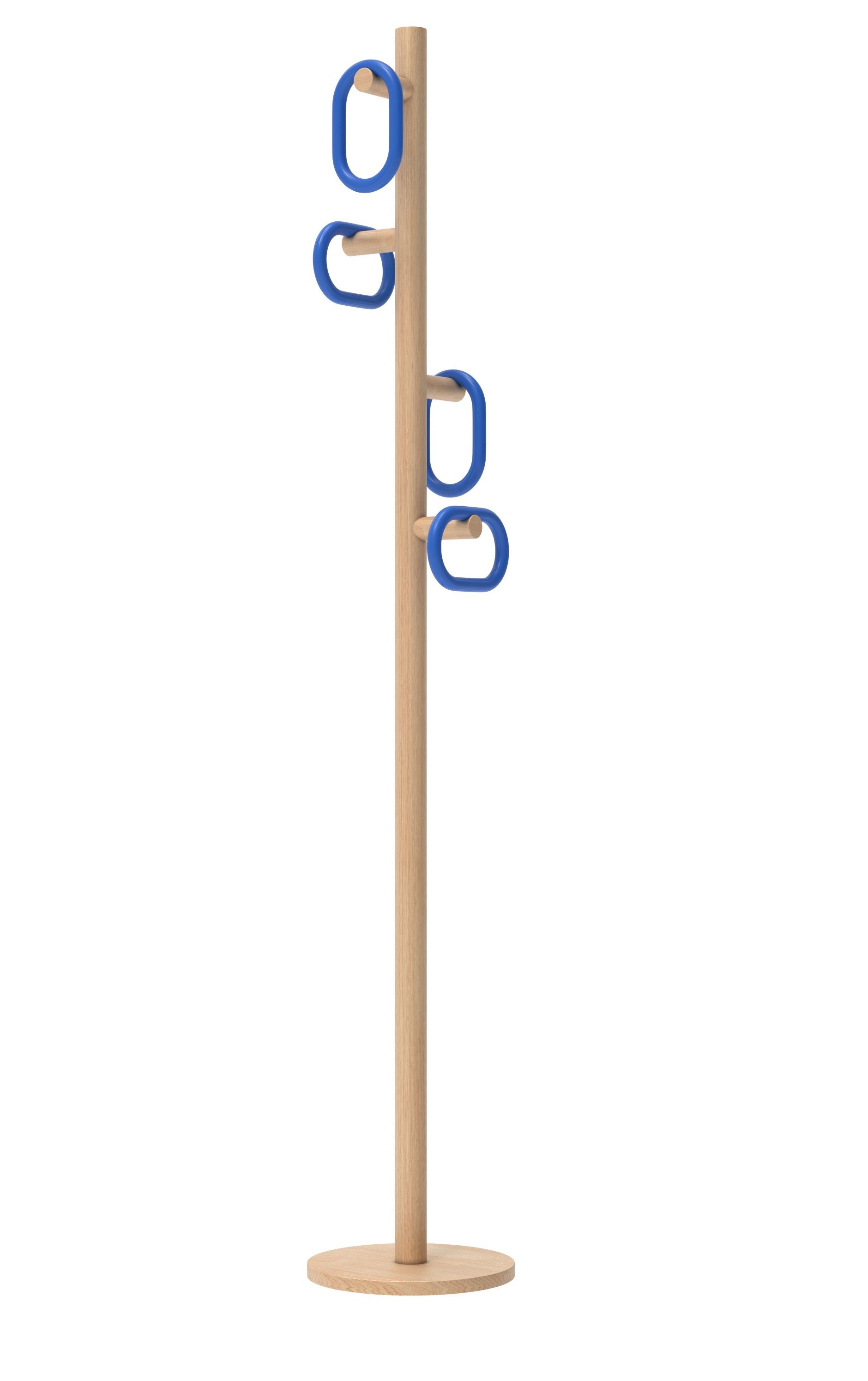 Fernand Coat Stand von Hartô: Freistehender Kleiderständer aus hellem Holz mit blauen Akzenten.