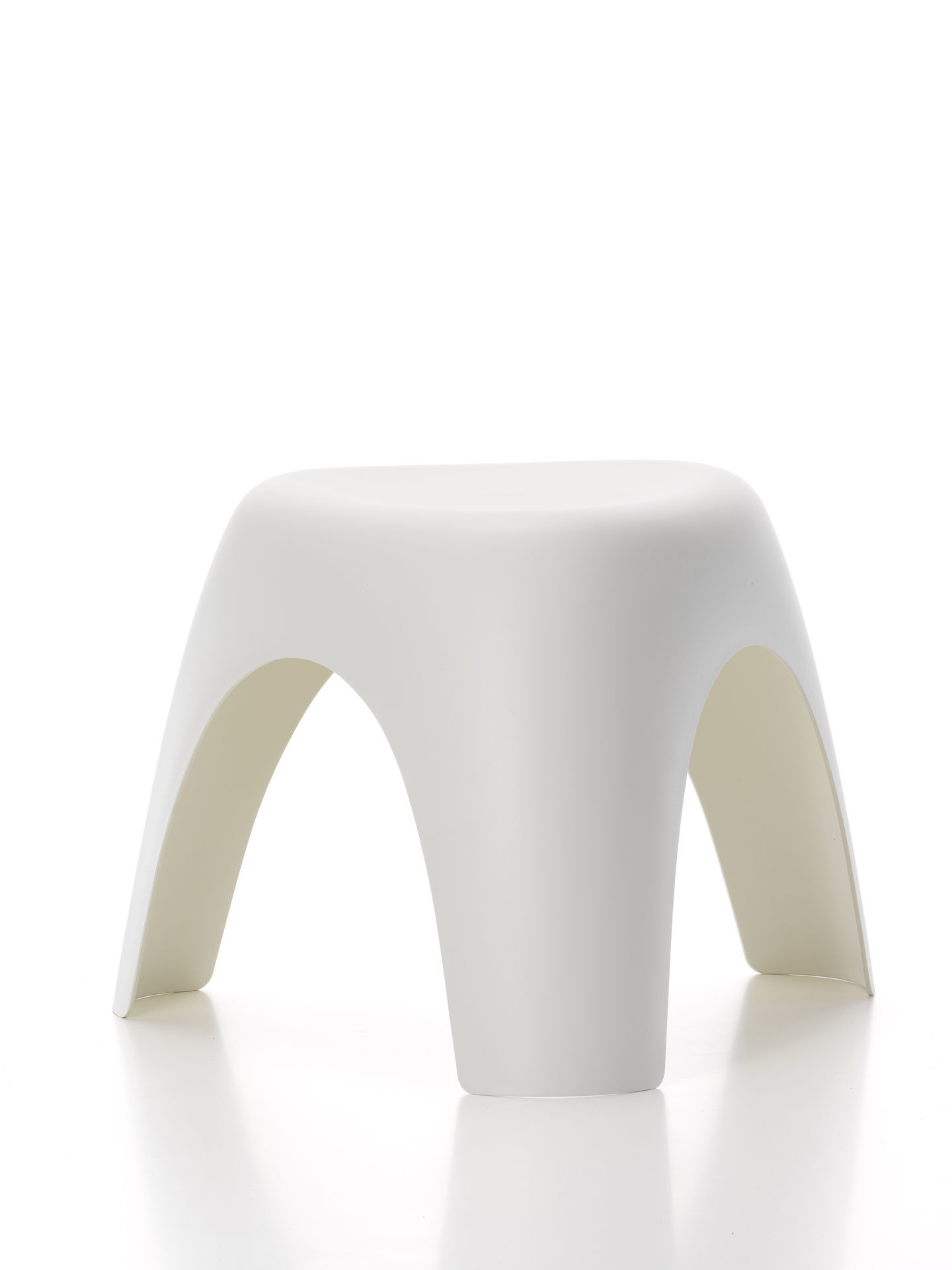 Weißer Elephant Stool Hocker von Vitra, moderner Designhocker für Kinder und Erwachsene.