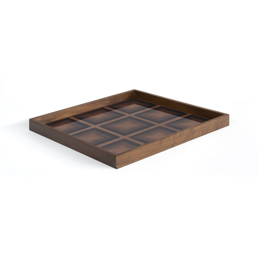 Ethnicraft Tray Tablett für quadratischen Couchtisch aus Holz mit grafischem Muster.