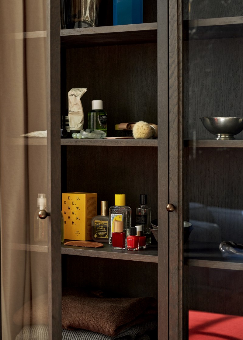 Trace SC88 Schrank / Vitrine AndTradition