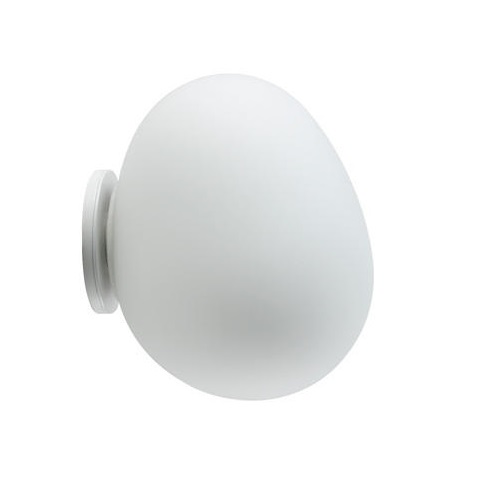 Weiße Gregg Wandleuchte von Foscarini, modernes Design, indirekte Beleuchtung für Wohnräume und Schlafzimmer.