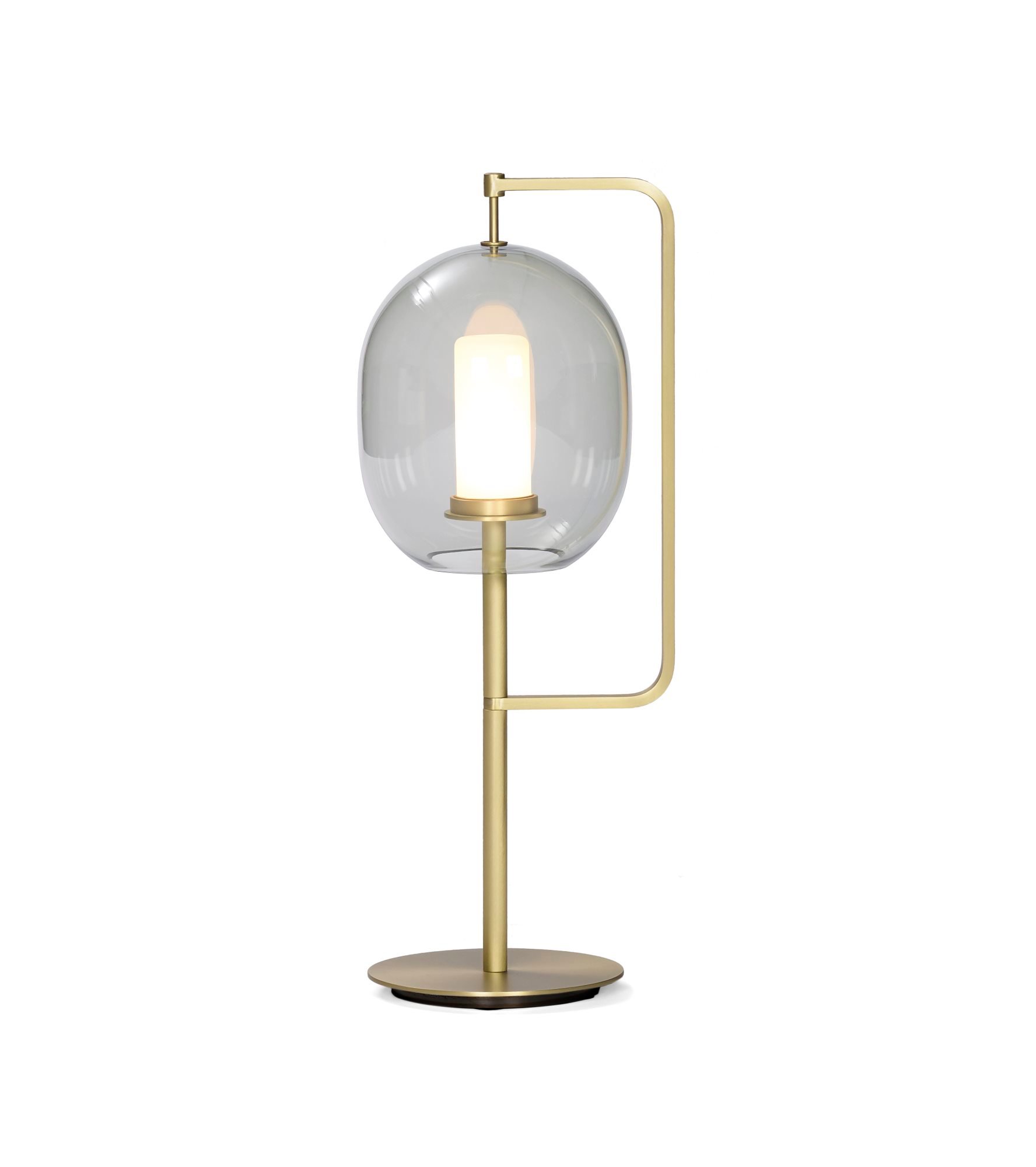 Lantern Light Tischleuchte Messing von ClassiCon mit Glaskugel und Messinggestell.