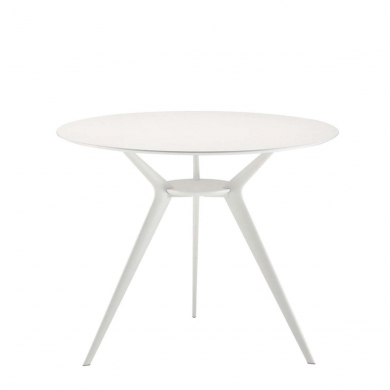 Weißer Biplane Outdoor Tisch mit rundem Design und drei Beinen.