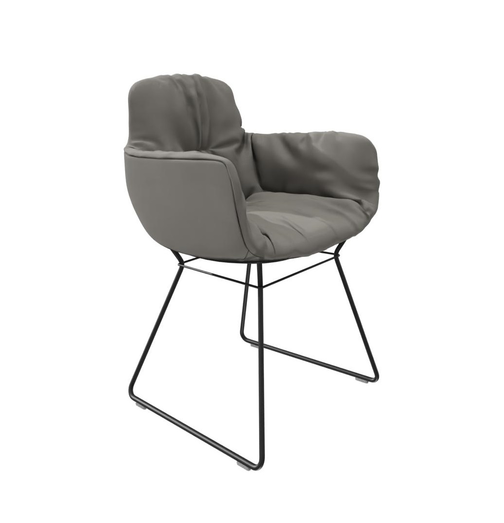 Leya Stuhl mit hoher Armlehne, Leder Sahara, Freifrau Manufaktur, moderner Designstuhl mit Metallgestell.