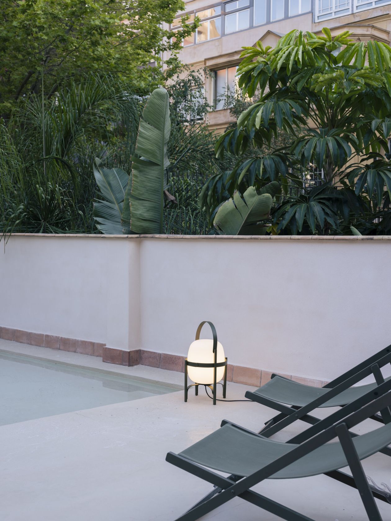 Cesta Exterior Tischleuchte Outdoor English Green Santa & Cole