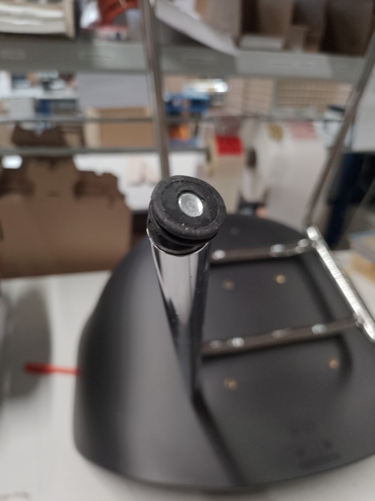 About A Chair AAC26 / AAC 26 Stuhl CHROM / SCHWARZ 2.0 Hay MÄNGELEXEMPLAR