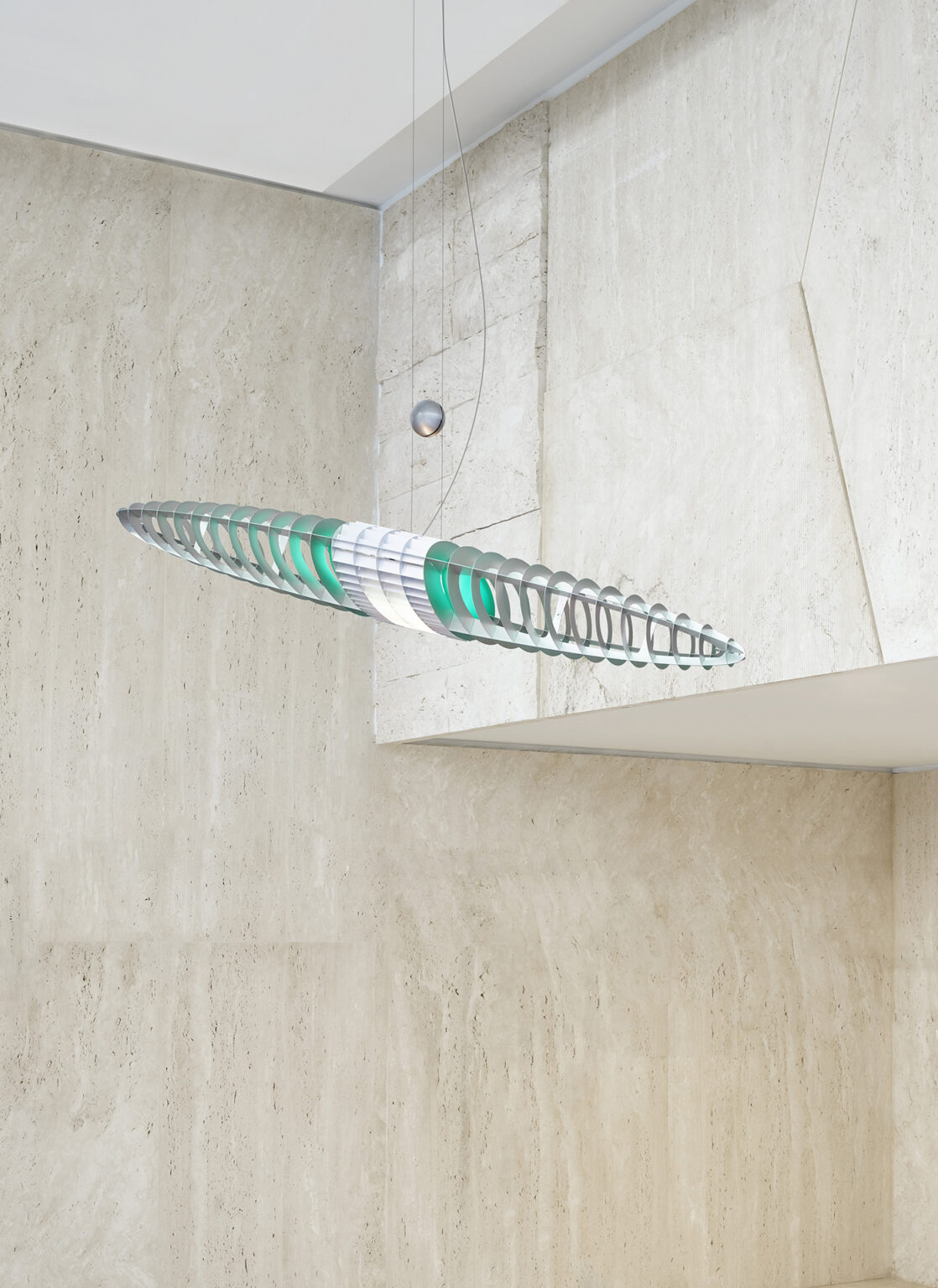 Moderne Luceplan Titania Pendelleuchte D17Q mit grünem Farbfilter, Hängelampe für Wohnraum und Esszimmer.