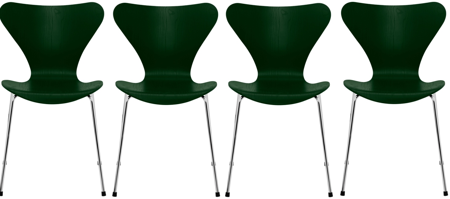 Bild von vier grünen Siebener Stühlen von Fritz Hansen mit Chromgestell.