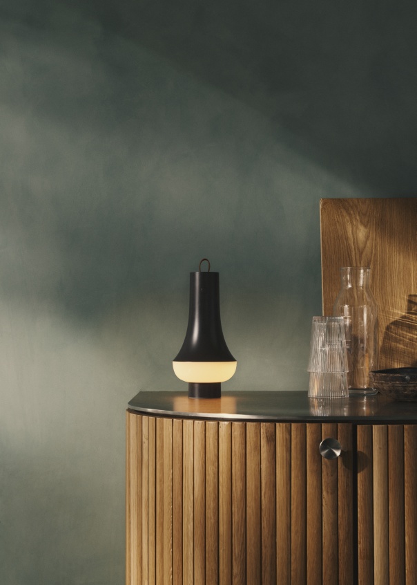 Tomoshi Portable Akkuleuchte / Tischleuchte Louis Poulsen