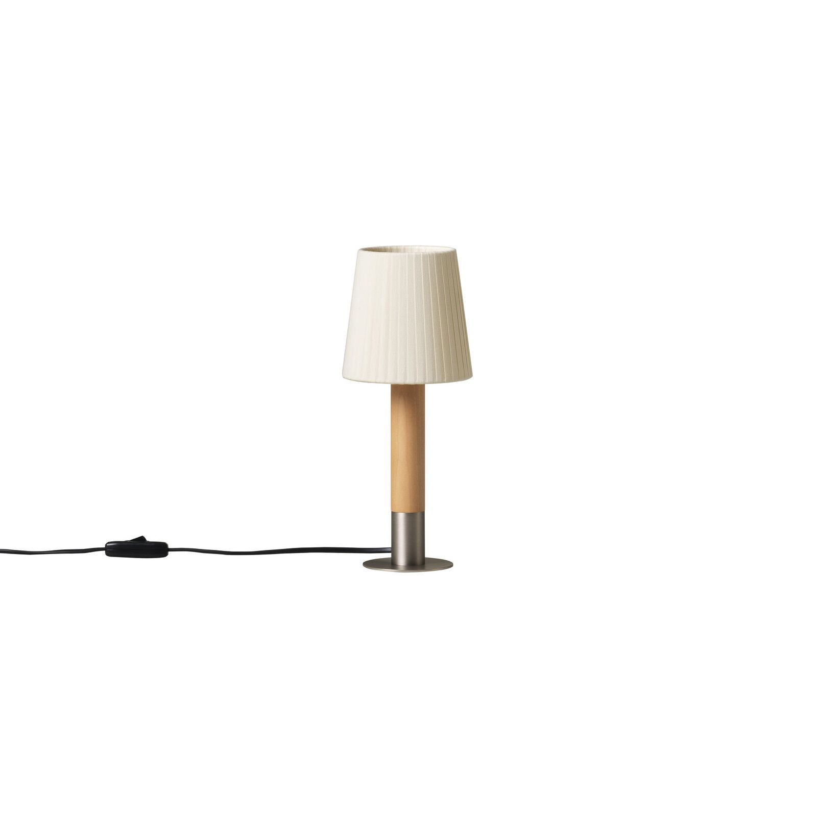 Basica Minima Tischleuchte von Santa & Cole mit beigem Lampenschirm und Holzfuß.