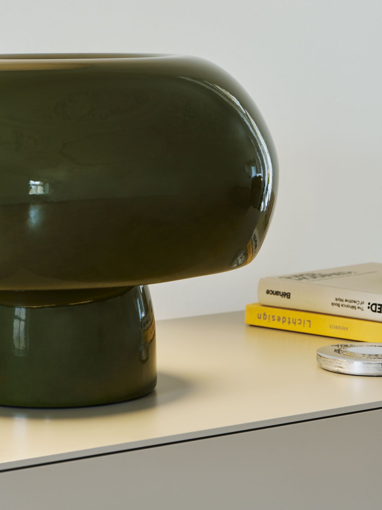 Grüne Fonte Favius Tischleuchte aus Keramik, modernes Design für Wohnzimmer und Schlafzimmer.