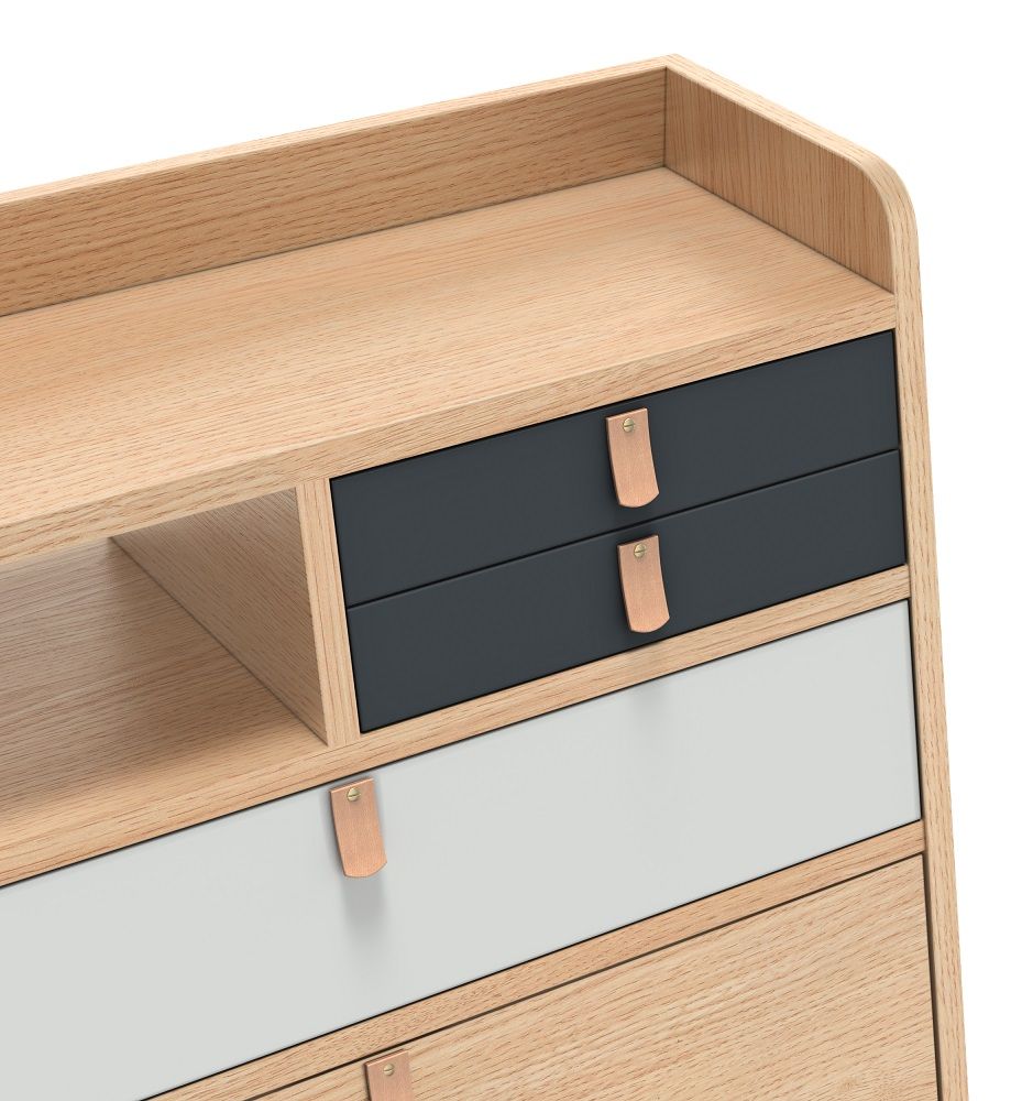 Detailansicht: Gaston Wandsekretär Grau von Hartô mit Schubladen und Ledergriffen. Moderner Schreibtisch.