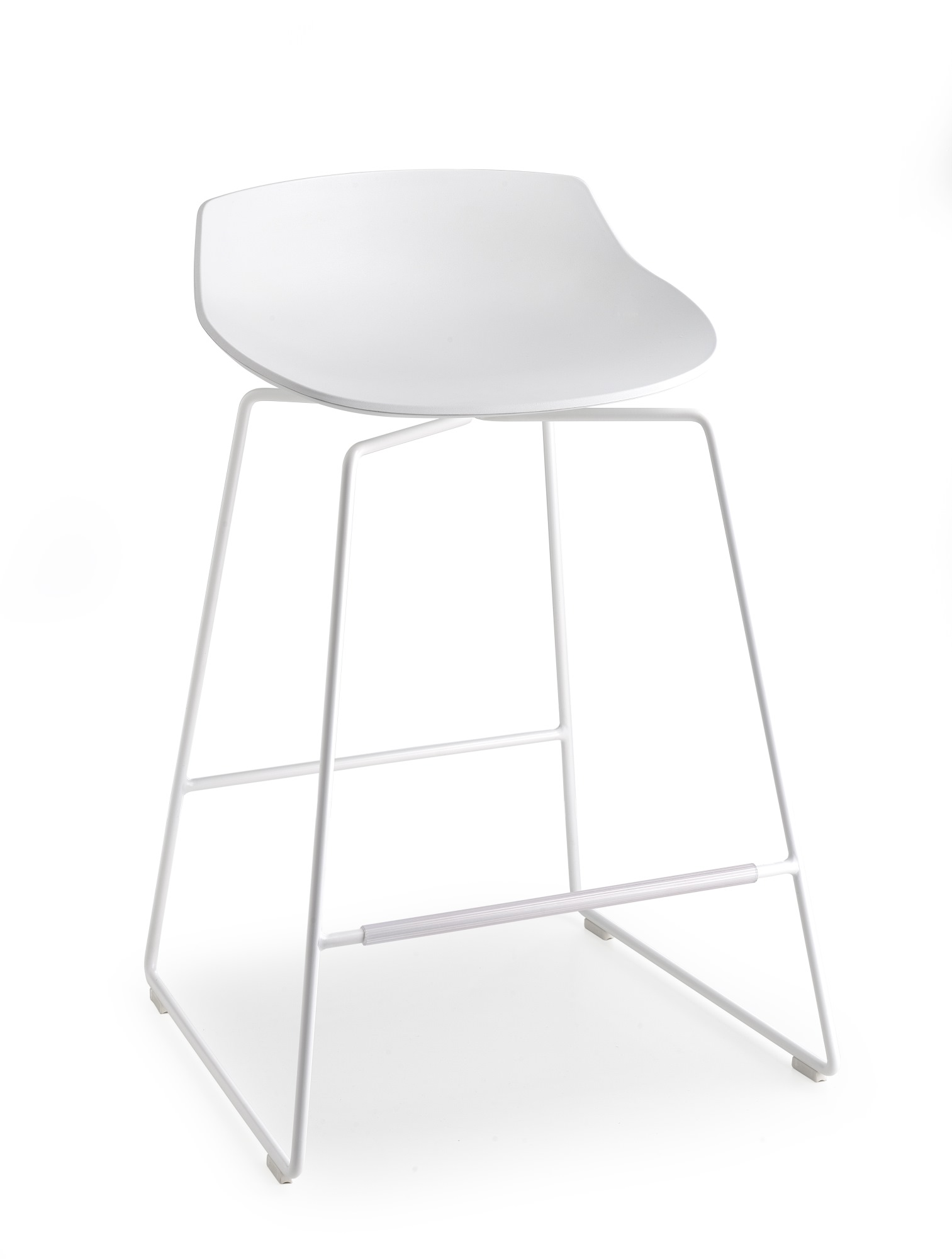 Weißer Flow Stool Hocker / Barhocker von MDF Italia mit minimalistischem Design und Fußstütze.