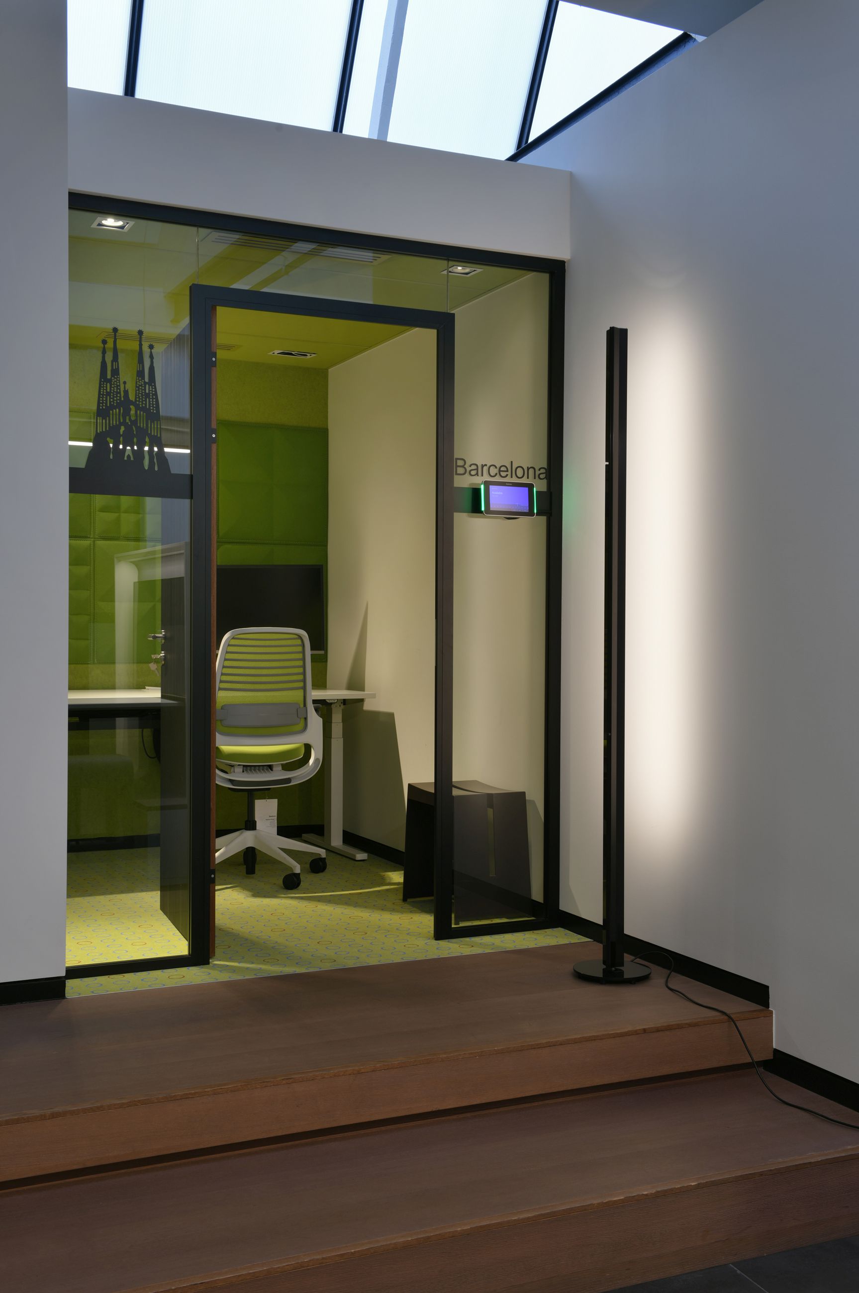 Ypsilon Stehleuchte Belux