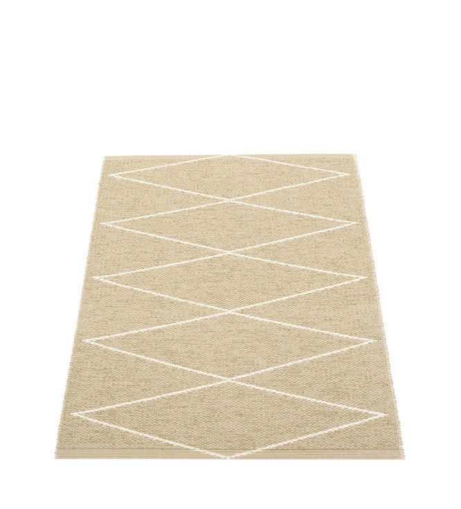 Max Kunststoffteppich 70x100 cm in Sand mit weißem Rautenmuster, ideal für Innen- und Außenbereich.