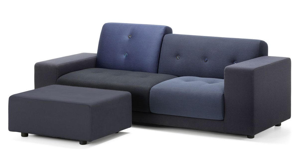 Blauer Polder Ottoman von Vitra, ein moderner Hocker passend zum Sofa, Stoffbezug.