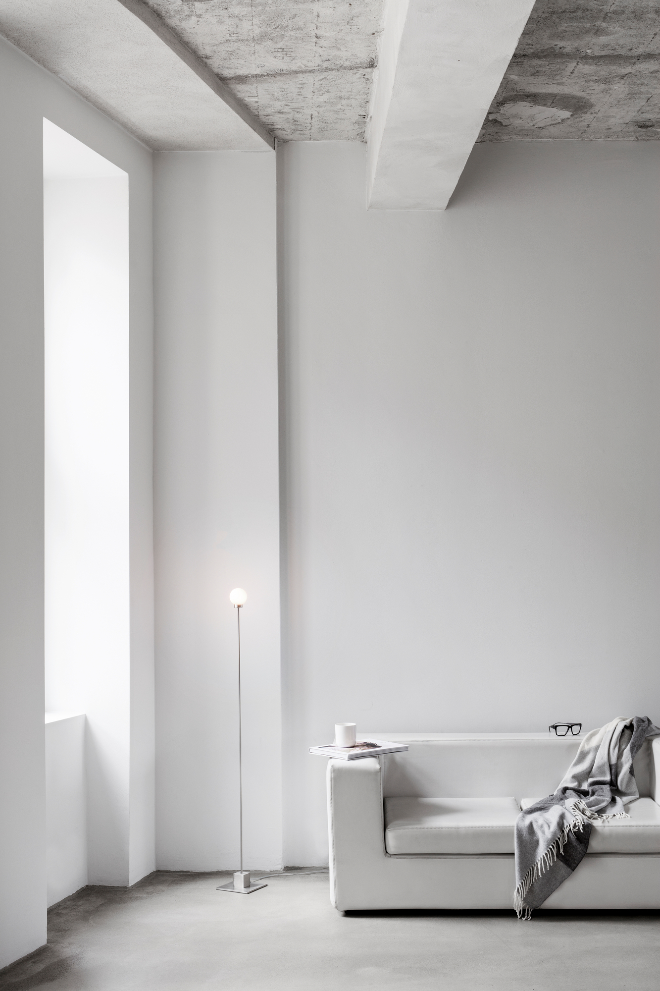 Snowball Floor LED Stehleuchte Northern