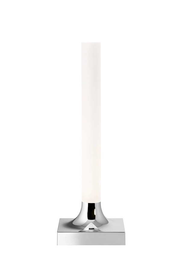 Goodnight Akkuleuchte von Kartell: Moderne Tischleuchte mit verchromtem, poliertem Sockel und LED-Leuchte.