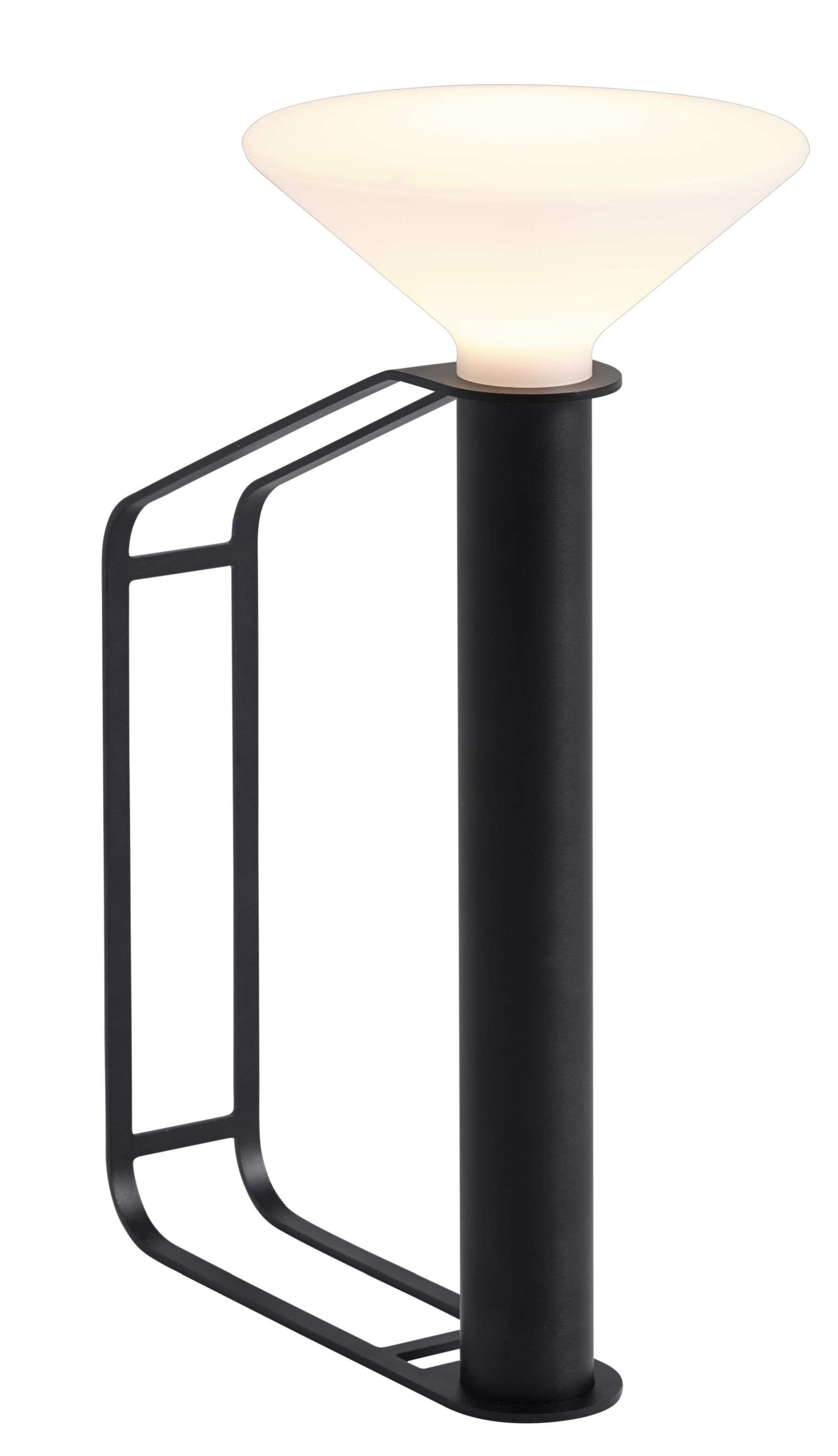 Piton Akku Tischleuchte von Muuto, tragbare Lampe in Schwarz mit warmem Licht.