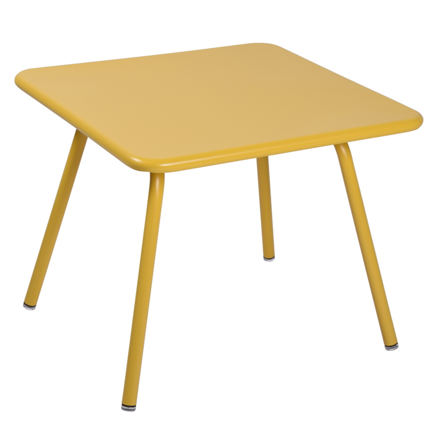 Gelber Fermob Luxembourg Kindertisch für den Garten, quadratisch und aus Metall.
