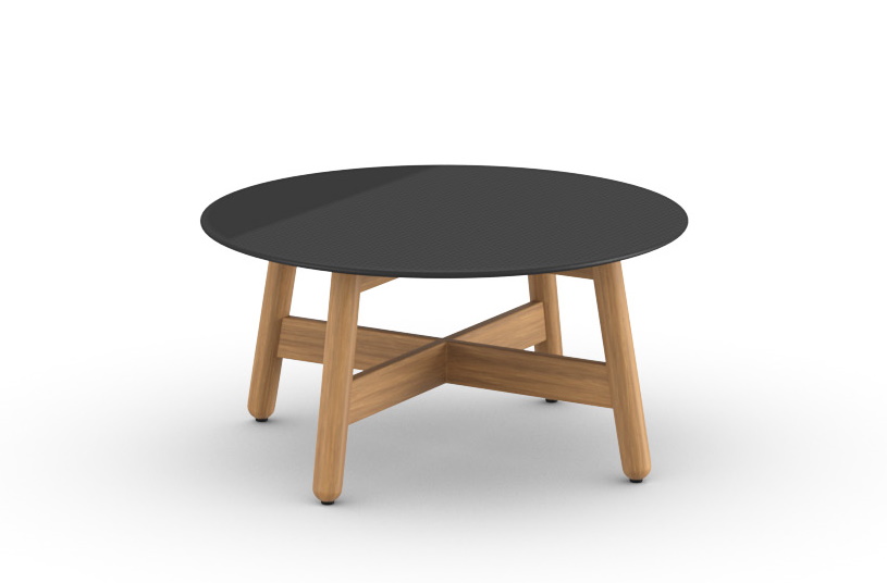 Mbrace Kaffeetisch von Dedon: Runder Gartentisch mit schwarzer Tischplatte und Holzgestell für den Außenbereich.