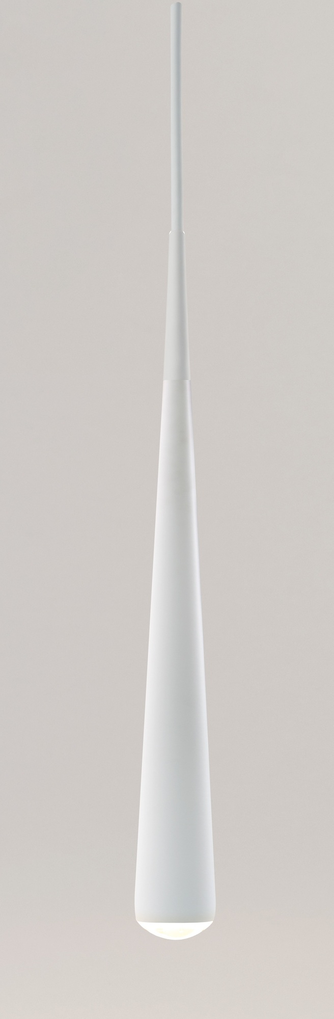 Schlichte, graue Pendelleuchte im Kegeldesign. Moderne Hängelampe für Wohnzimmer und Essbereich.