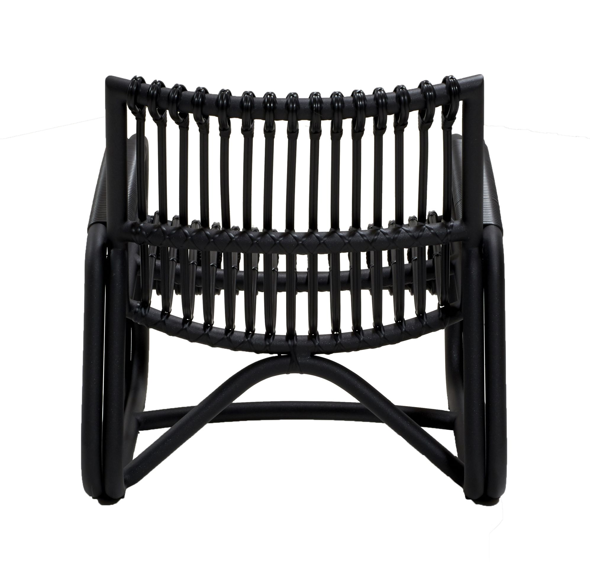 Rückansicht des Curve Loungesessels von Cane-Line in Lavagrau, Outdoor-Möbel aus Rattan.