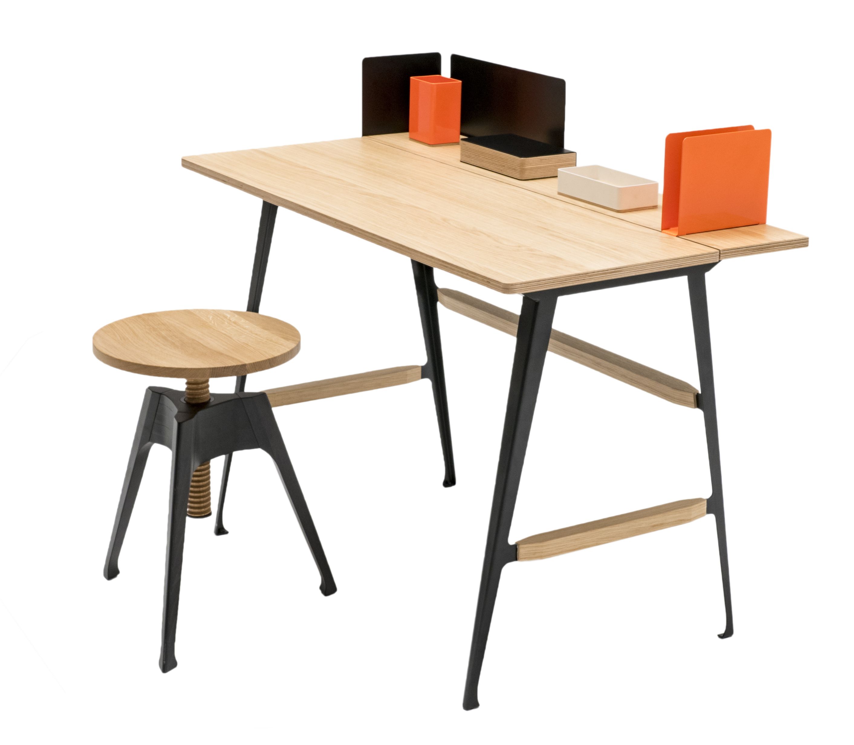 Driade Atelier Hocker und Schreibtisch aus hellem Holz und schwarzem Metall, modernes Design.
