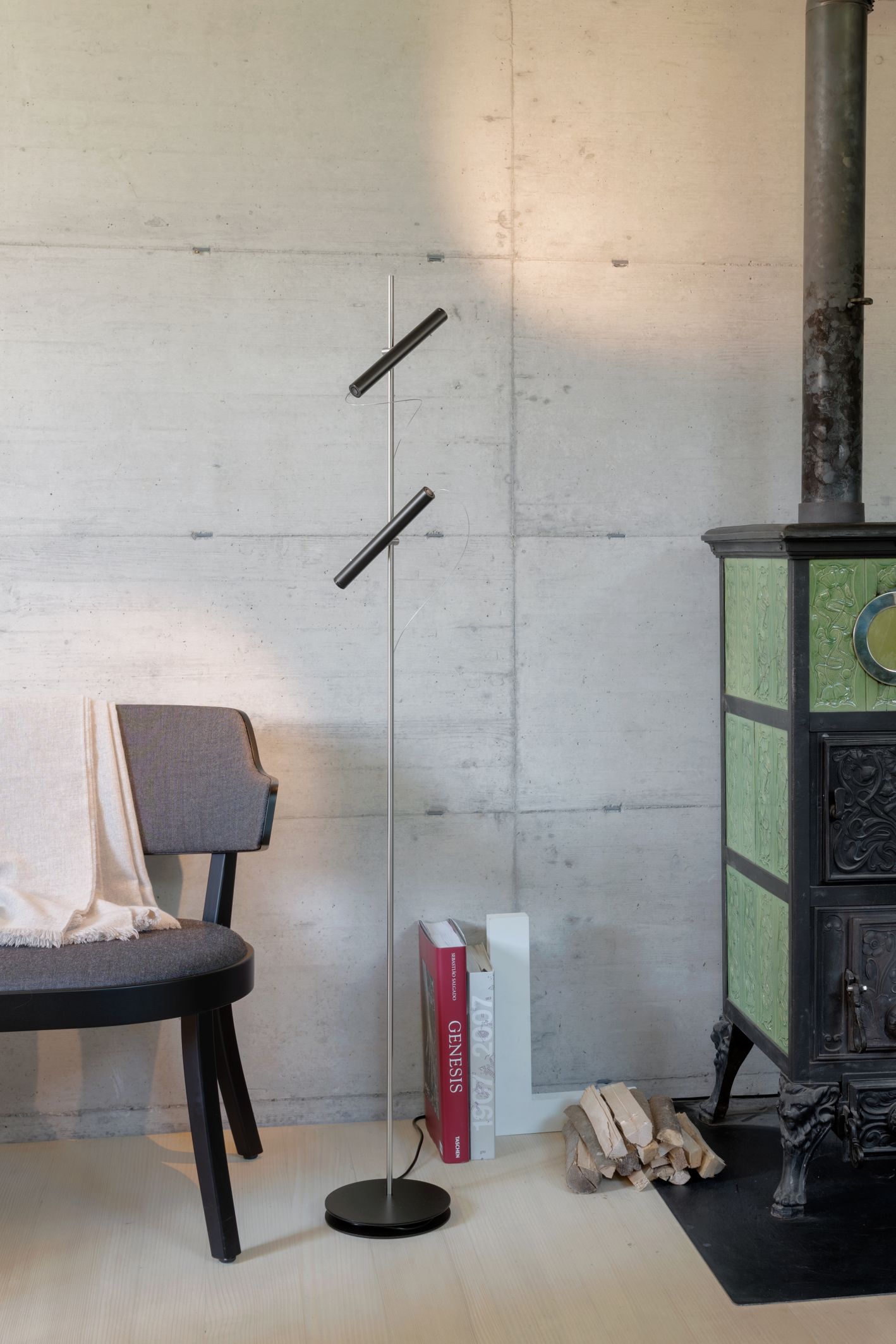 LINIjA S Stehleuchte Baltensweiler