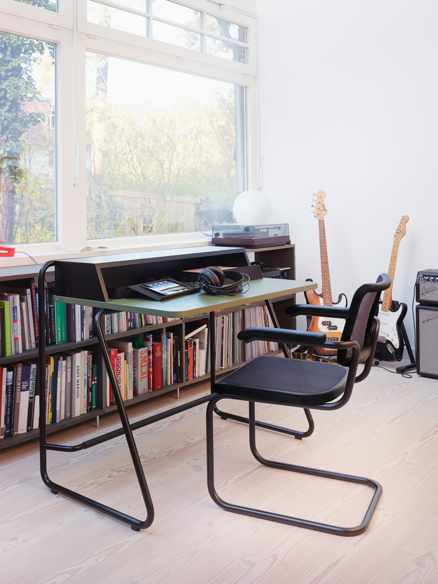 S 1200 Sekretär Thonet