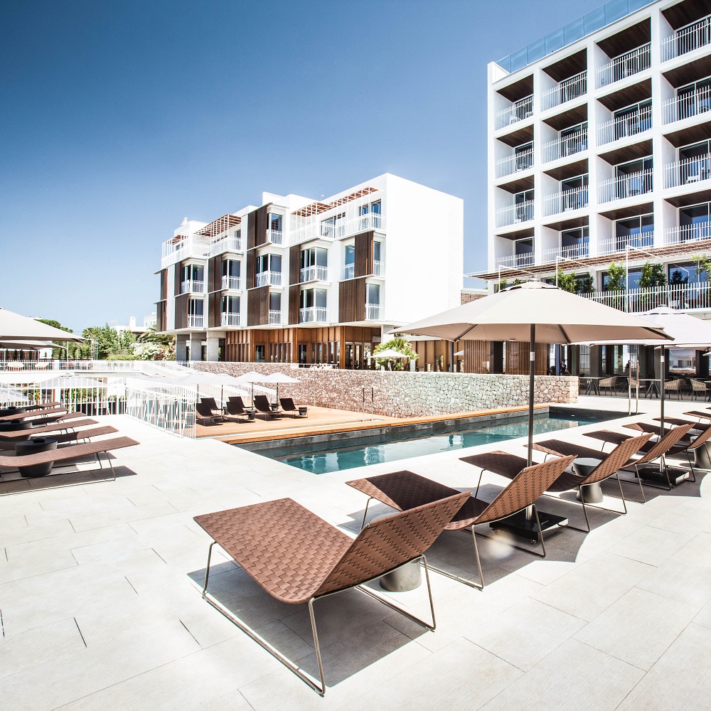 Trenza TU0704 Chaise loungue Outdoor Liege Andreu World