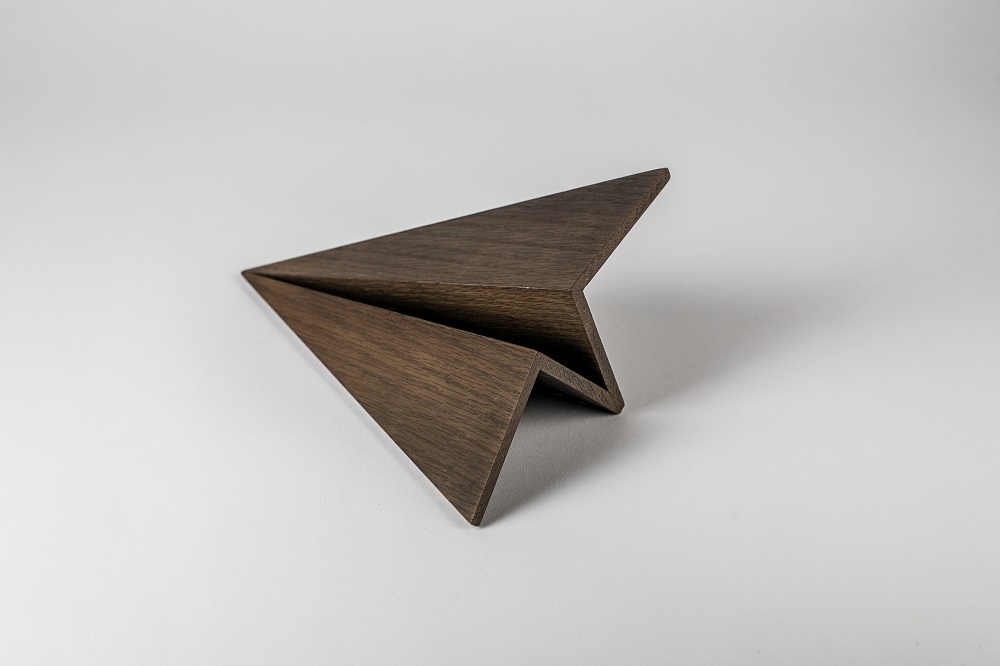 Maverick Paperplane Holzfigur Papierflugzeug Boyhood EINZELSTÜCK