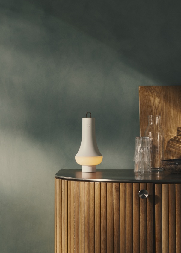 Tomoshi Portable Akkuleuchte / Tischleuchte Louis Poulsen