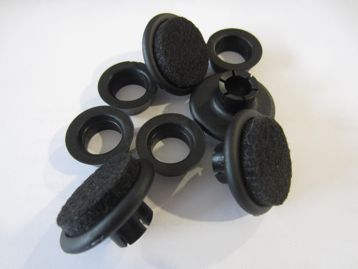 Schwarzer Filzgleiter Satz für Eames Plastic Chair: Bodenschutz für DSR, DAR, DKR Stühle.