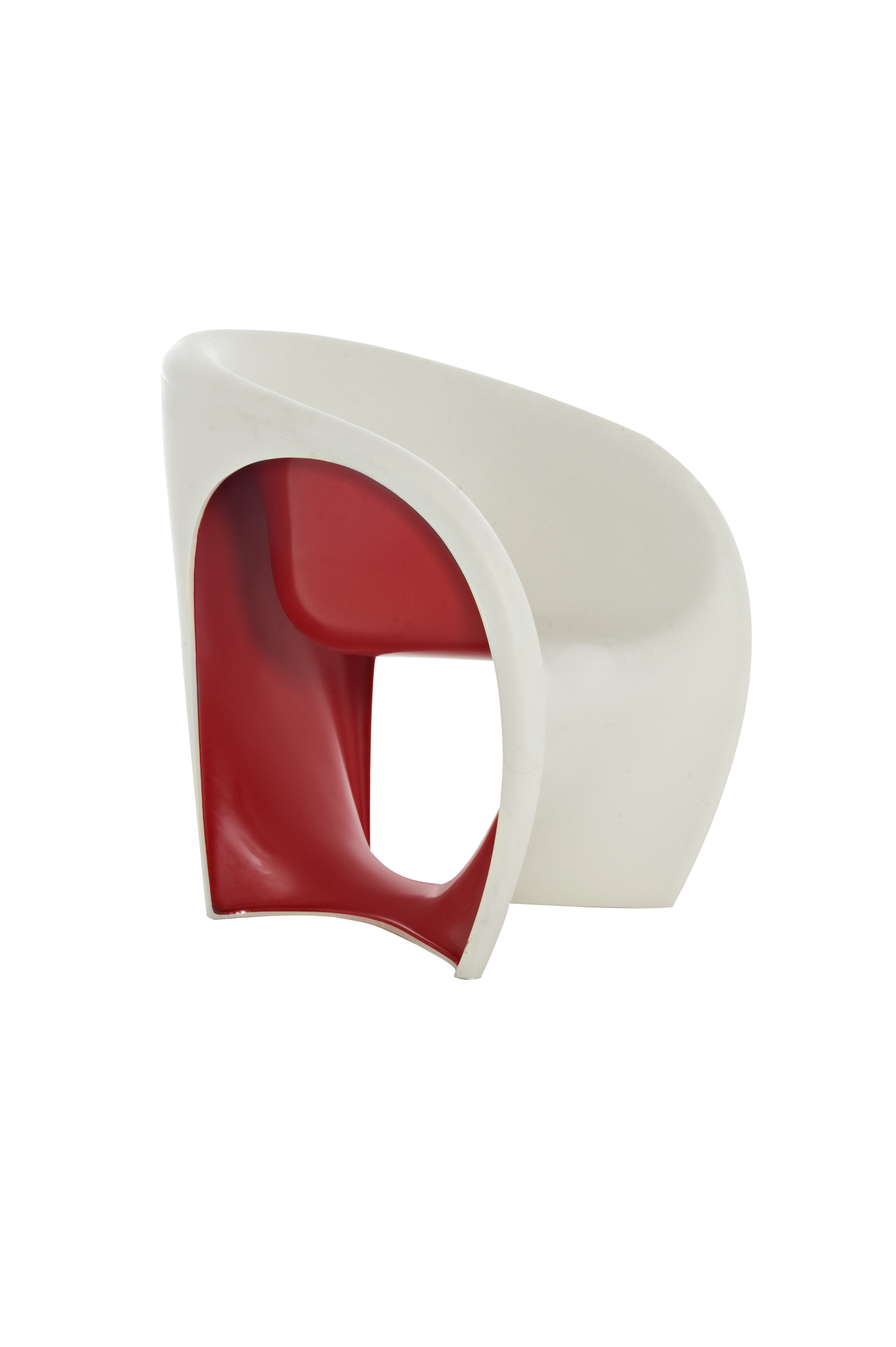 MT1 Armlehnstuhl von Driade, weiß und rot, moderner Design Stuhl für Wohnzimmer und Büro.