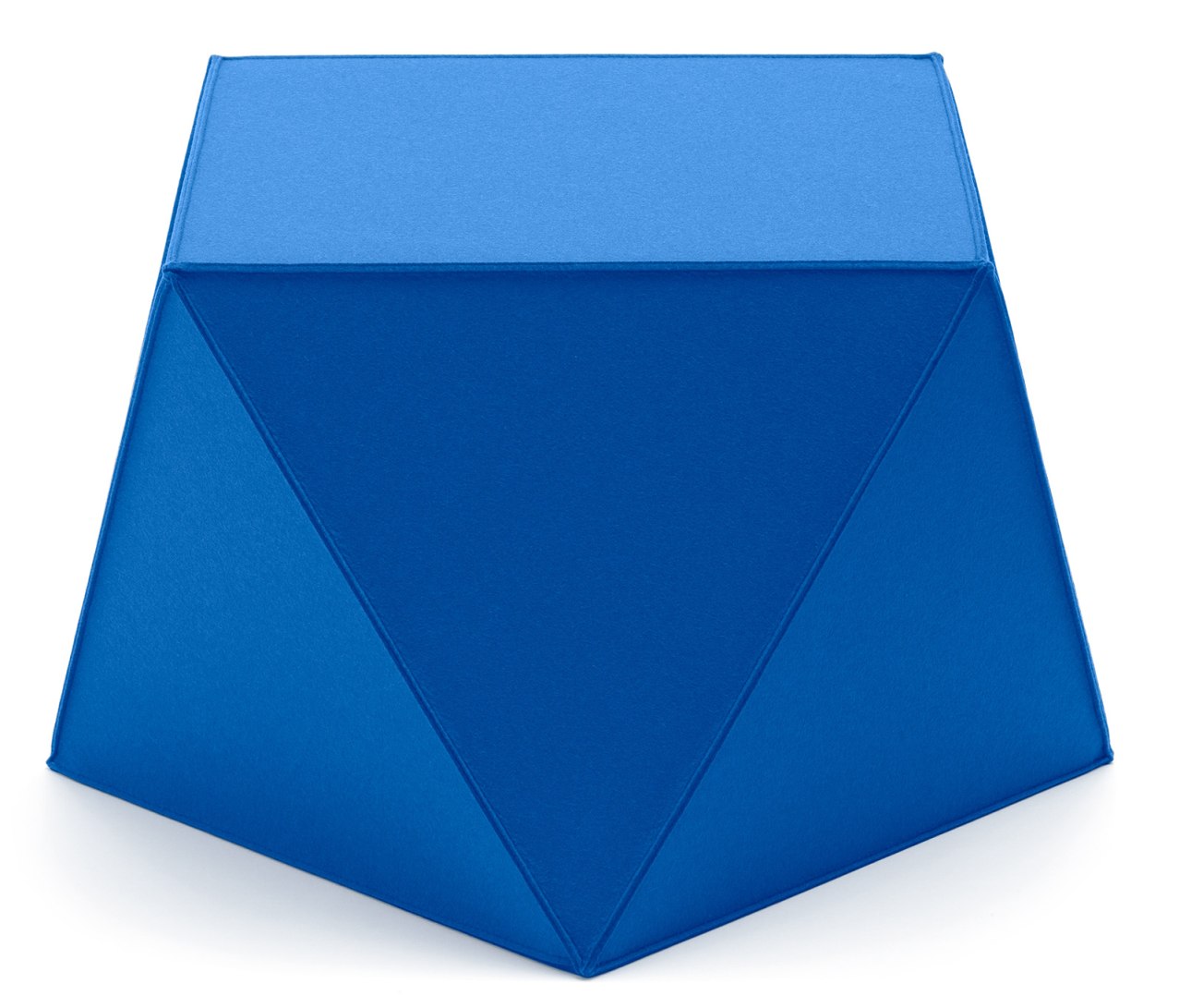 Blauer Diamond Sitzhocker von Hey Sign, moderner Filzhocker in geometrischer Form.