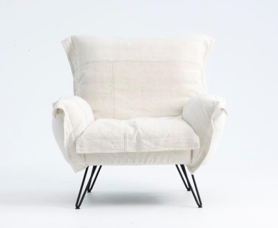 Beiger Cloudscape Sessel von Moroso Diesel mit schwarzen Metallbeinen, moderner Polstersessel für Wohnzimmer.