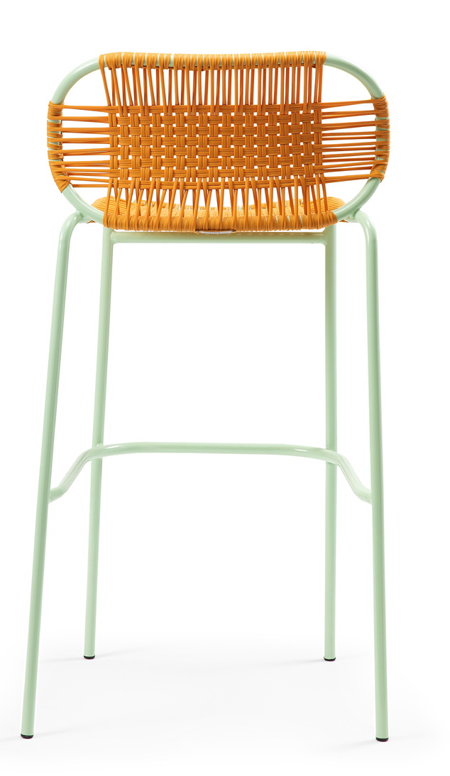 Ames Cielo Barhocker für den Außenbereich mit geflochtener Sitzfläche und mintgrünem Gestell.