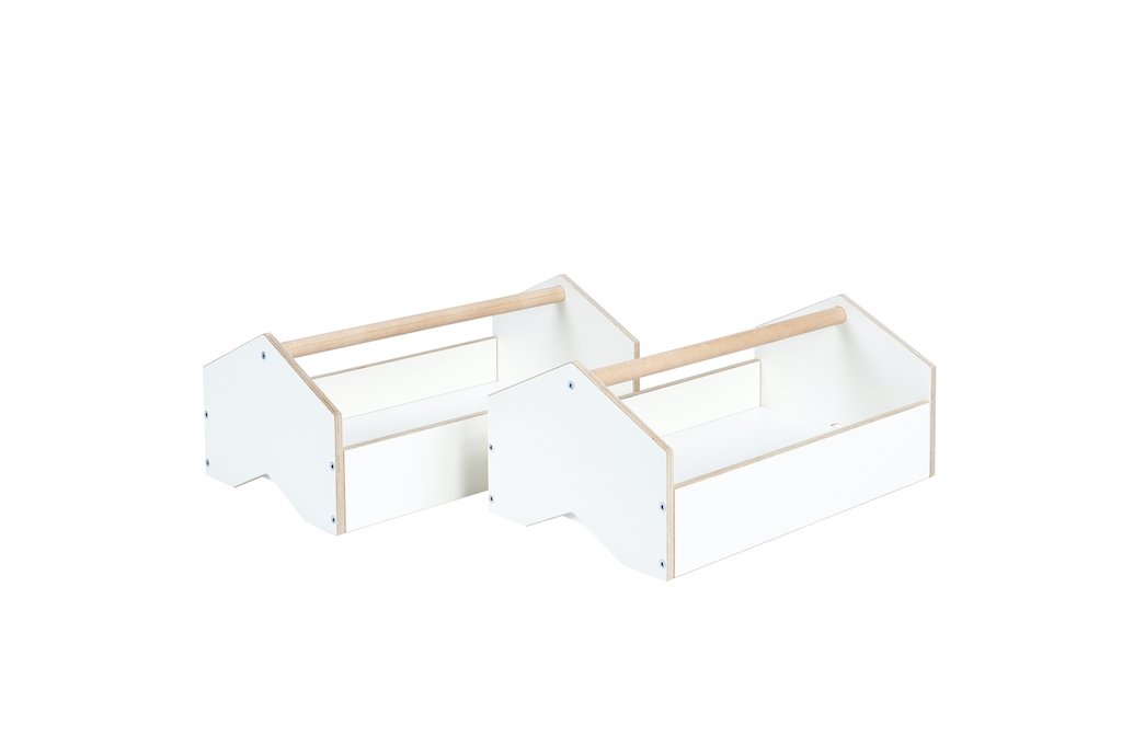 Zwei weiße Tojo Kids Werkzeugkisten aus Holz mit Tragegriff für Kinder, Werkzeugaufbewahrung.