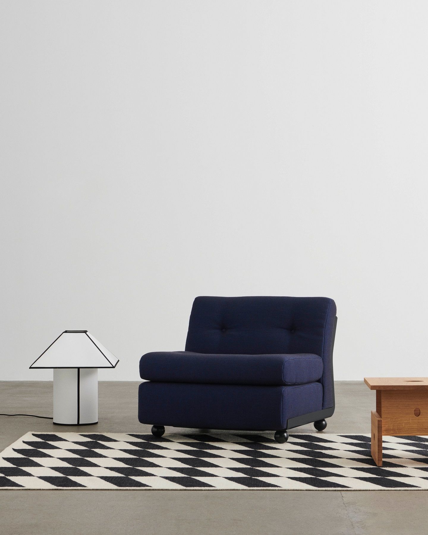 Ava Pyramid Table Lamp Tischleuchte Hay