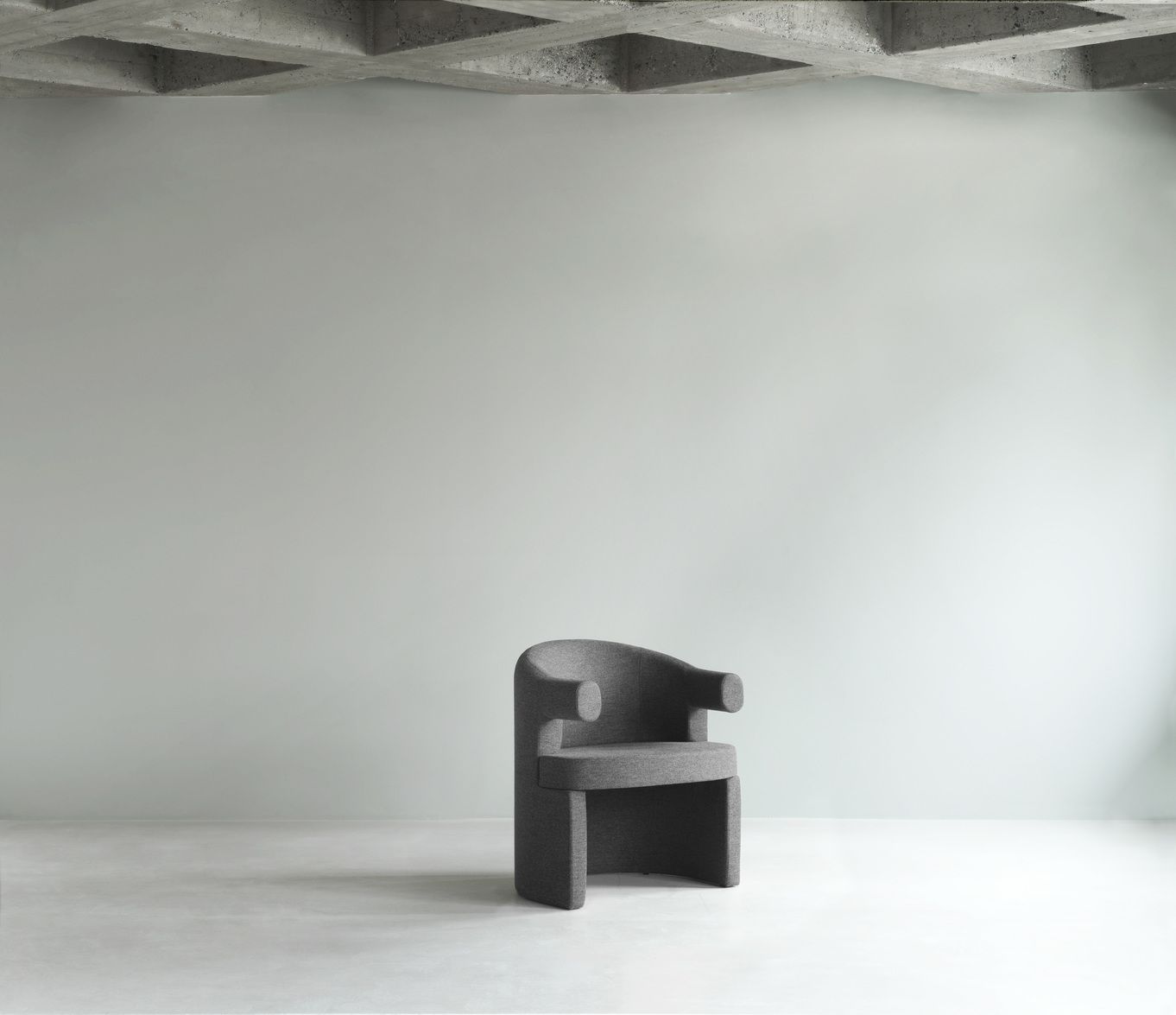 Grauer Burra Chair Stuhl von Normann Copenhagen, moderner Sessel für Wohnzimmer und Büro.